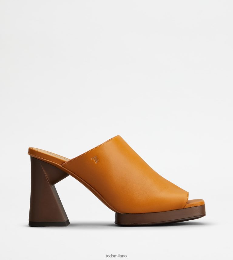 donnearancia Tod's sabot con plateau in pelle con tacco P66X8B219