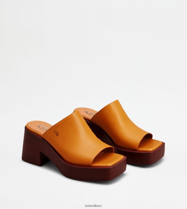 donnearancia Tod's sabot con plateau in pelle con tacco P66X8B223