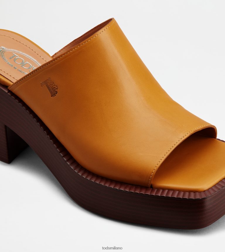 donnearancia Tod's sabot con plateau in pelle con tacco P66X8B223