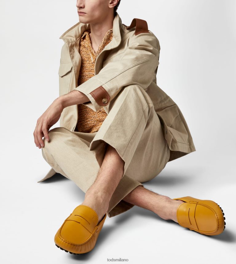 uominigiallo Tod's gommino mocassino in pelle P66X8B731