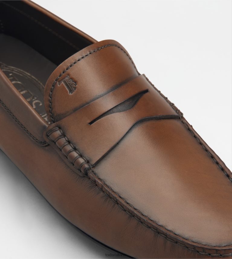 uominimarrone Tod's mocassino gommino da città in pelle P66X8B754