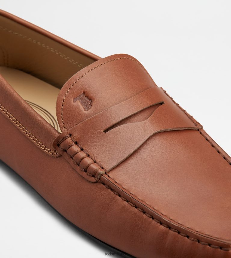 uominimarrone Tod's mocassino gommino da città in pelle P66X8B770